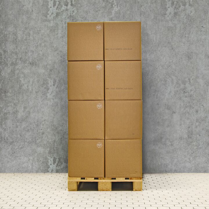 Auf Palette stehende Kartons mit Inliner