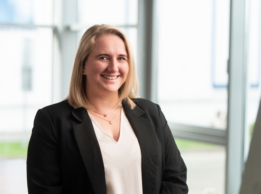 Portrait Jana Boettcher - Sales Managerin