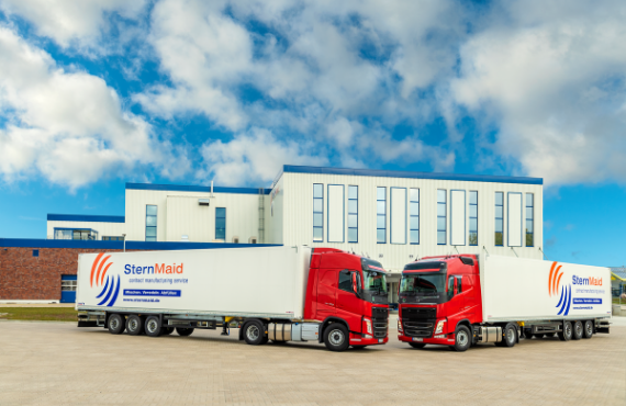 Zwei SternMaid Trucks